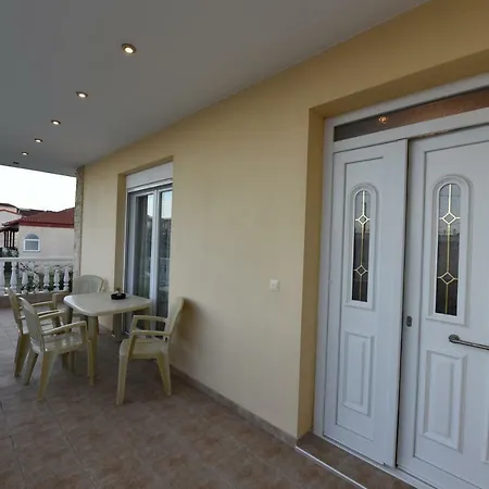 Artisti Elena Apartment Paralía
