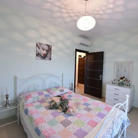 Artisti Elena Apartment Paralía
